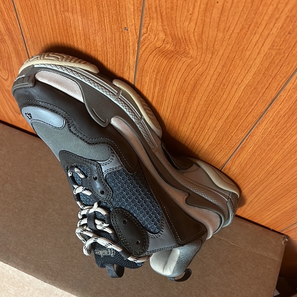 COPY - Sz 9 Balenciaga triple s - Picture 2 of 4